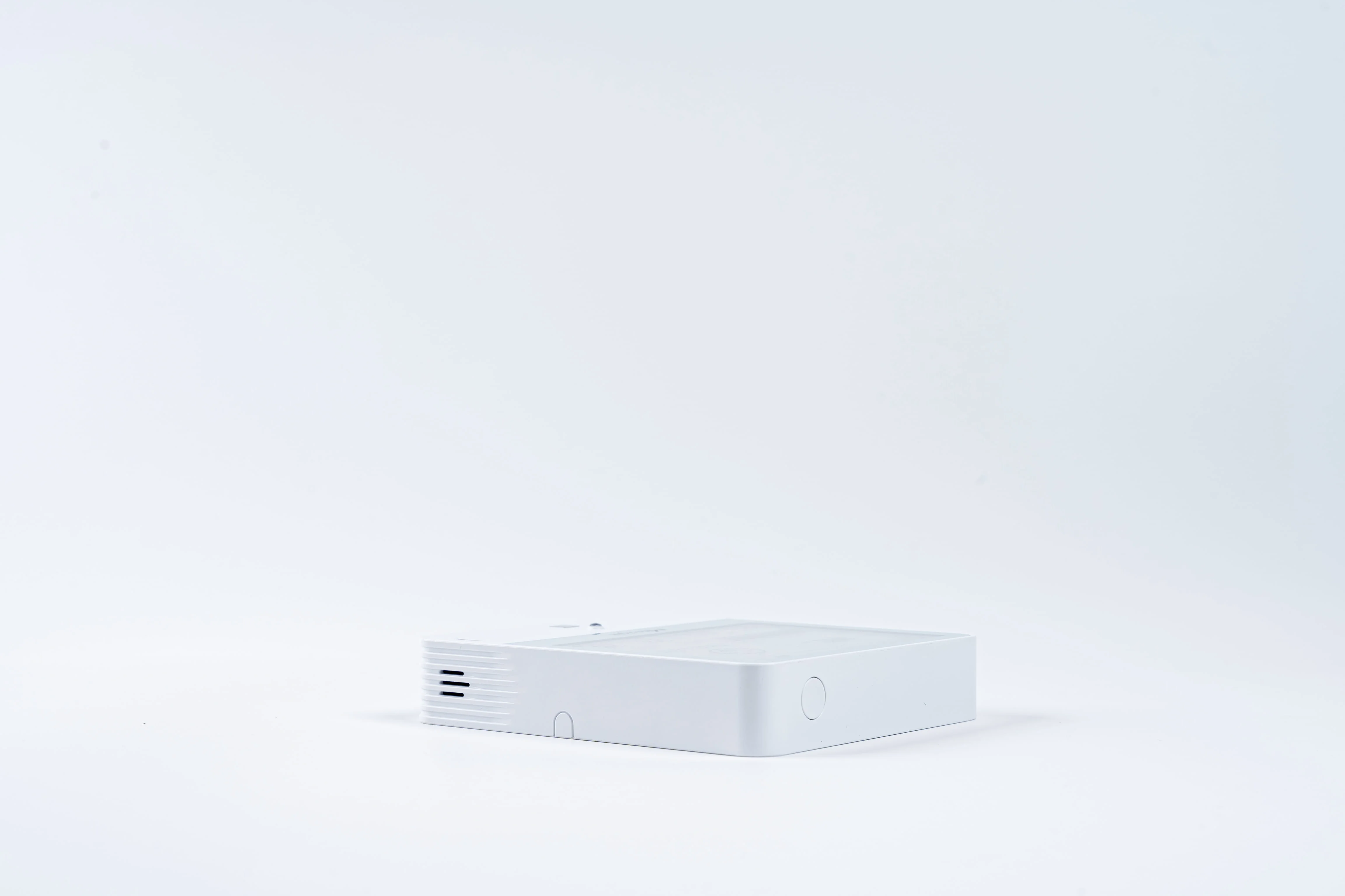 Milesight IoT Indoor Ambience Monitoring Sensor, AM308-868M LoRaWAN / Temp. / Humidity / CO2 / PIR / Light / TVOC / hPA / PM 2.5 / PM10 / E-Ink Display