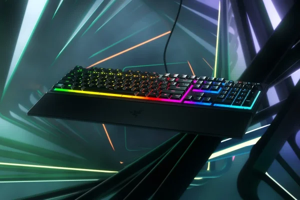 Razer Keyboard Ornata V3 Gaming RGB (DE) black Flache Mecha-Membran-RGB-Tastatur