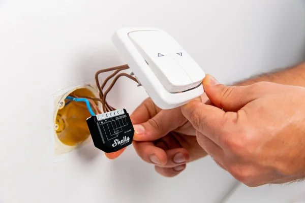 Shelly · Unterputz · " Wave Shutter" · Relais · Dual Roller Shutter · Z-Wave