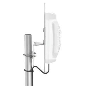 Poynting · Antennen · LTE/GSM · Mast/Wand · A-XPOL-0016 · weiß · SMA (M) · 8dbi Cross Polarised Flatpatch · SMA - Male · 5m